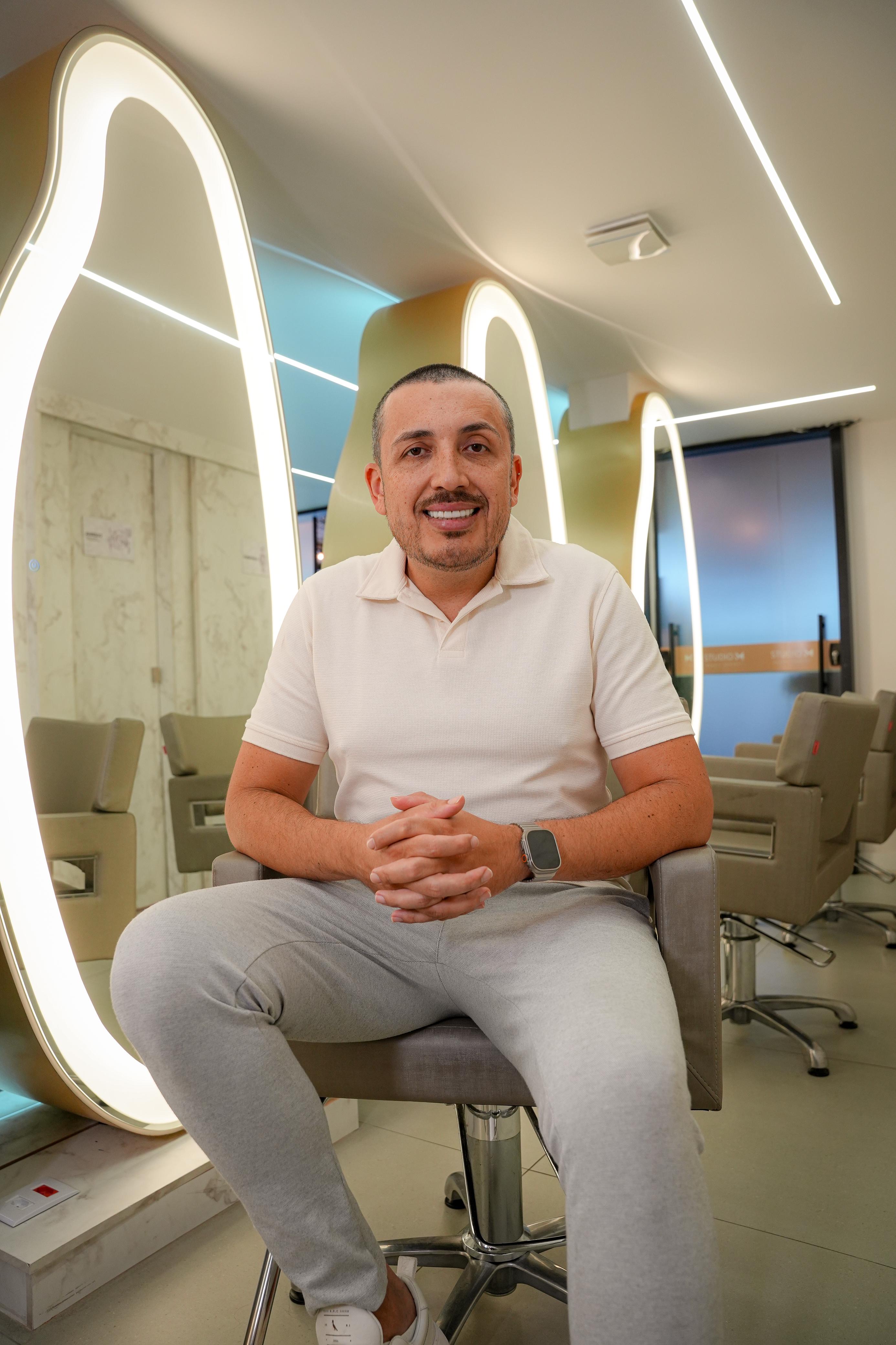 Marco Lorenzo em consulta de tricologia